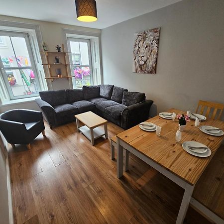 Апартаменты Latin Quarter Townhouse Голуэй Экстерьер фото