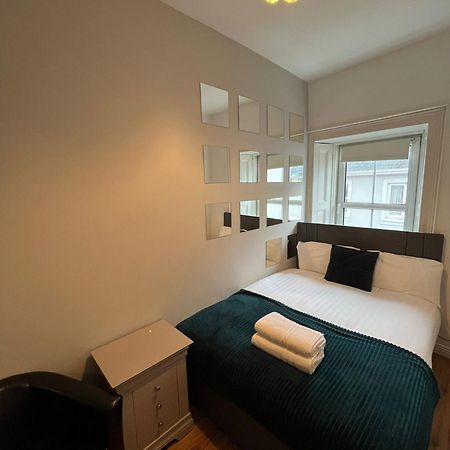 Апартаменты Latin Quarter Townhouse Голуэй Экстерьер фото