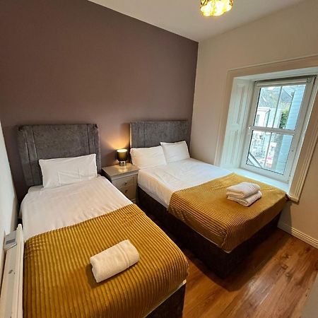 Апартаменты Latin Quarter Townhouse Голуэй Экстерьер фото