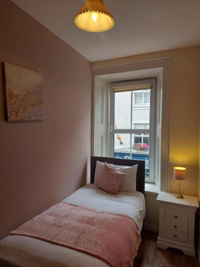 Апартаменты Latin Quarter Townhouse Голуэй Экстерьер фото