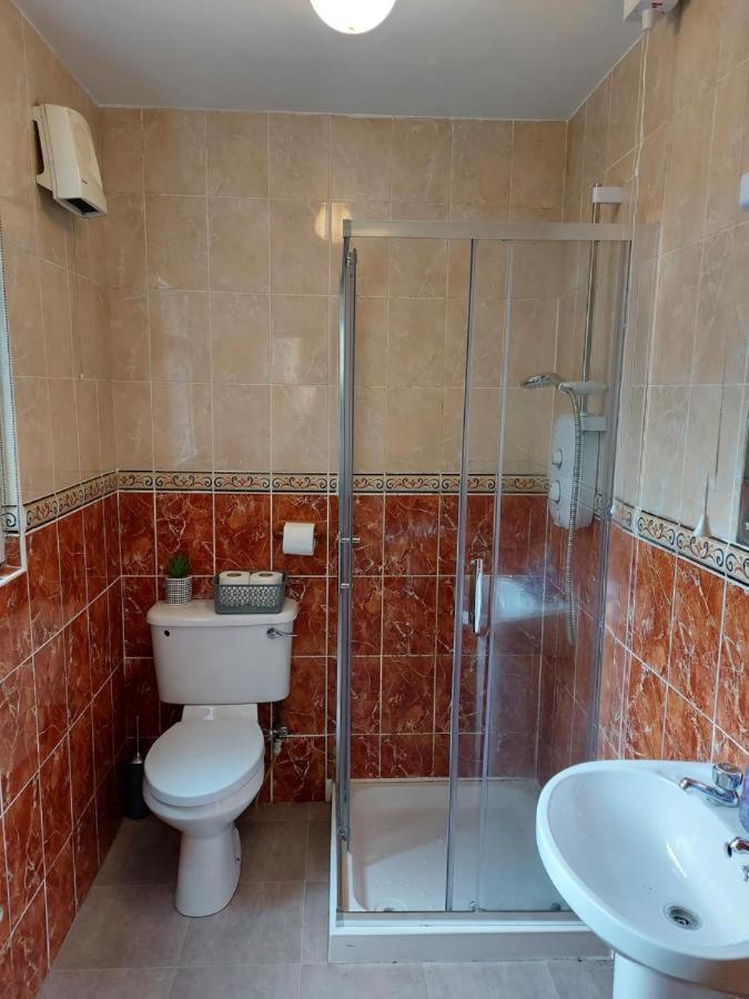 Апартаменты Latin Quarter Townhouse Голуэй Экстерьер фото