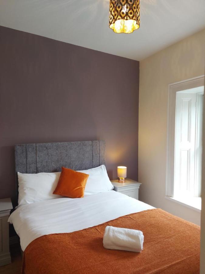 Апартаменты Latin Quarter Townhouse Голуэй Экстерьер фото