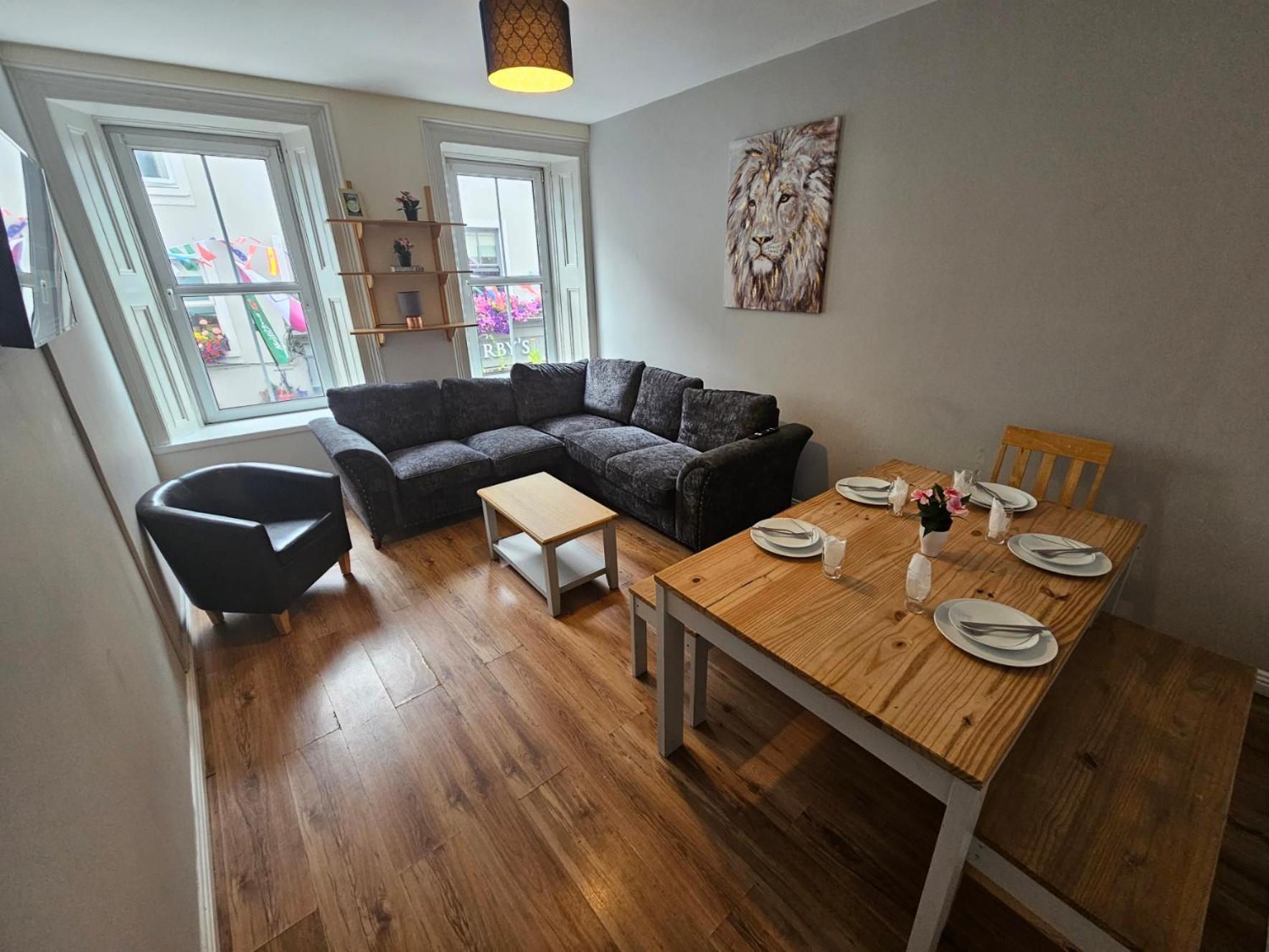 Апартаменты Latin Quarter Townhouse Голуэй Экстерьер фото