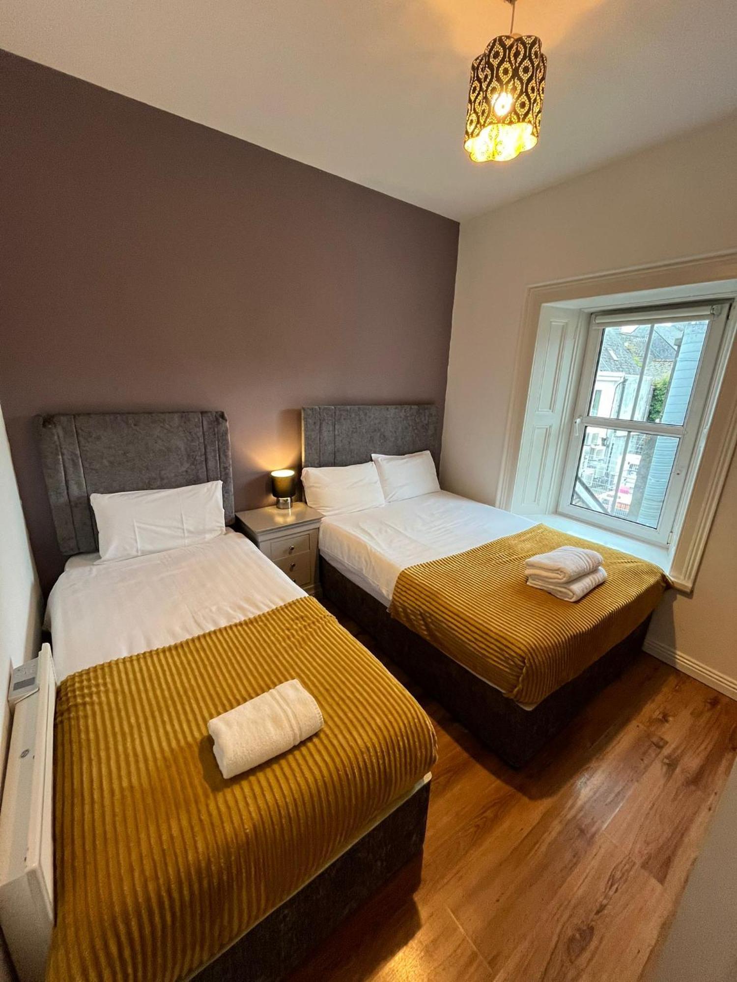 Апартаменты Latin Quarter Townhouse Голуэй Экстерьер фото